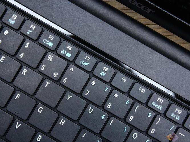 宏碁笔记本电脑电池怎么拆卸安装？宏碁笔记本电脑电池怎么拆卸安装方法？-第1张图片-优品飞百科