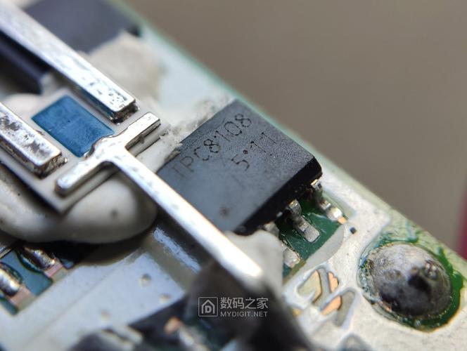 宏碁笔记本电脑电池怎么拆卸安装？宏碁笔记本电脑电池怎么拆卸安装方法？-第7张图片-优品飞百科