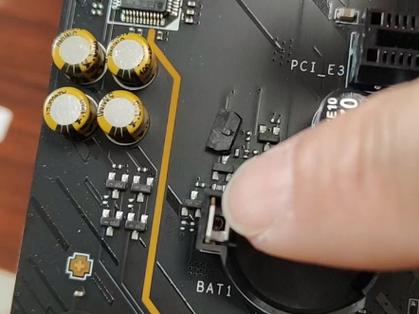 海尔笔记本电脑主板电池怎么更换，海尔笔记本电池换电芯？-第4张图片-优品飞百科