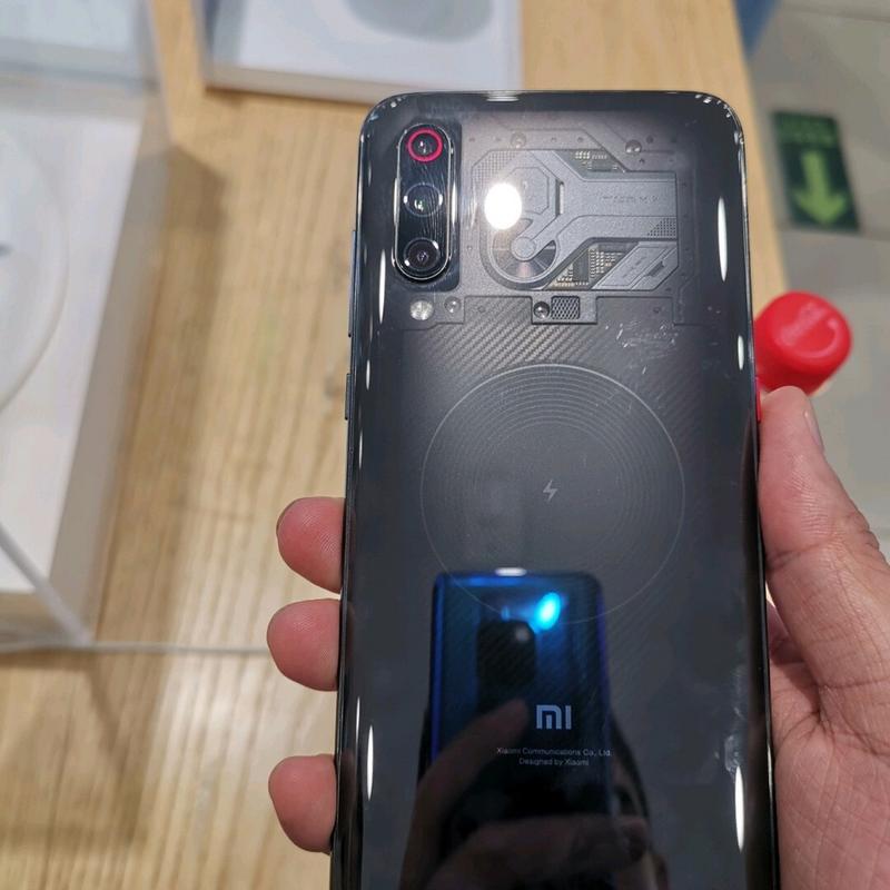 小米9透明版是pro吗，小米9透明版是真透明么？-第4张图片-优品飞百科