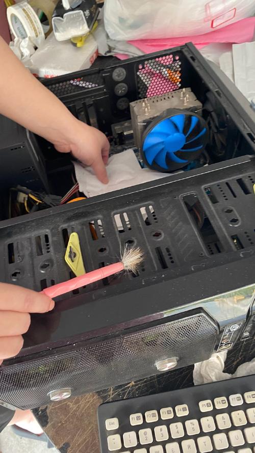 电脑主机怎么清灰，电脑主机怎么清灰视频教程？-第5张图片-优品飞百科