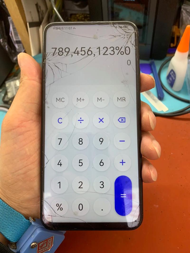 mate10屏幕坏了值得修吗，华为mate10屏幕坏了怎么维修？-第4张图片-优品飞百科