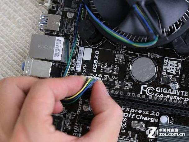 电脑主板cpu风扇怎么拆下来，主板cpu风扇安装视频？-第4张图片-优品飞百科