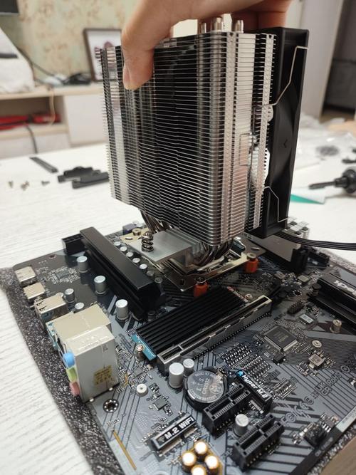 电脑主板cpu风扇怎么拆下来，主板cpu风扇安装视频？-第5张图片-优品飞百科