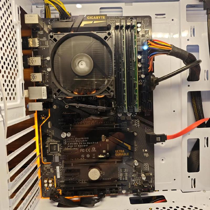 电脑主机双核还是四核好？主机双核与四核区别？