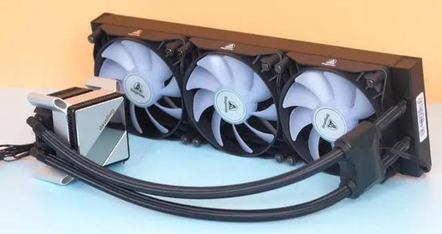 水冷散热器里面是什么液体，水冷散热器是怎么工作的