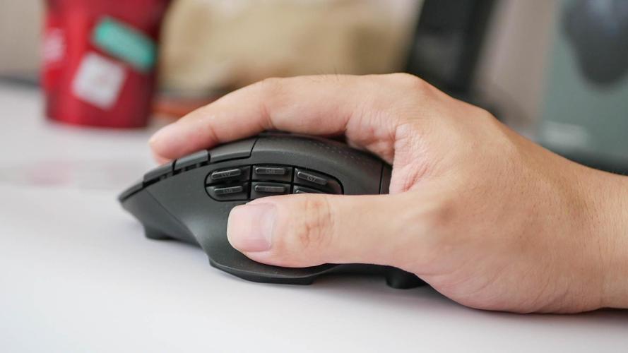 大鼠标和小鼠标哪个对手好？大鼠标和小鼠标优缺点？-第5张图片-优品飞百科