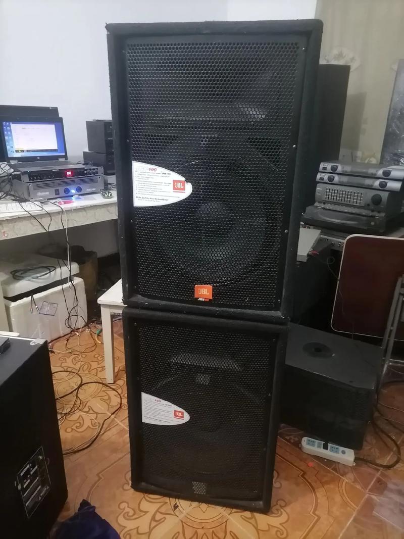 飞利浦音响和jbl音响哪个好？jbl与飞利浦k歌麦克风哪个好？