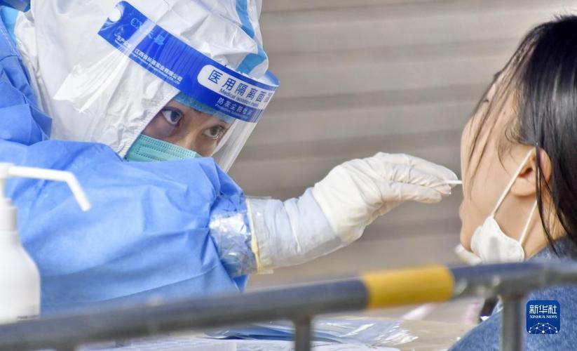 疫情期间护士，疫情期间护士坚守岗位的事迹怎么写？-第2张图片-优品飞百科