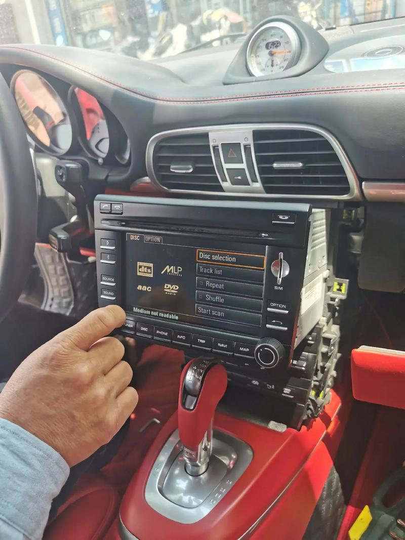 电脑的dvd驱动器怎么打开？我的电脑里dvd驱动器是干嘛的？-第2张图片-优品飞百科