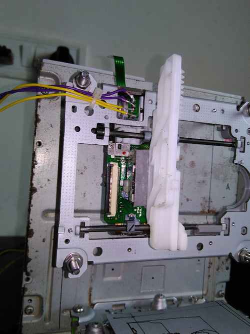 电脑的dvd驱动器怎么打开？我的电脑里dvd驱动器是干嘛的？-第3张图片-优品飞百科