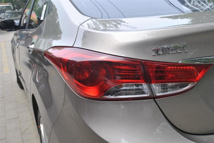 飞利浦夜劲光好还是银战士好？飞利浦银战士和led灯哪个好？-第2张图片-优品飞百科