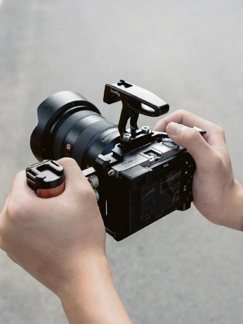 相机手柄有啥用，相机手柄会烧快门吗