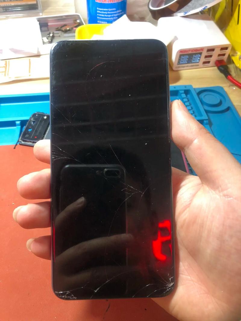 华为v10内屏坏了多少钱，华为v10内外屏修要多少钱？