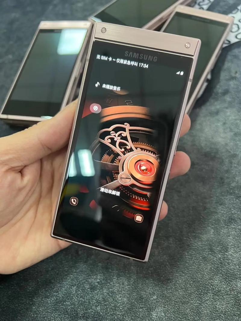 三星w2019典藏版与尊贵？三星w2018典藏尊铂？