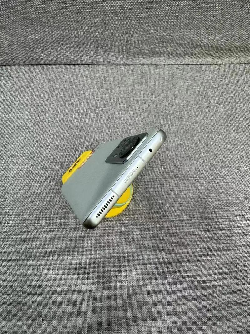 小米12s和小米12pro参数对比？小米12pro怎么样值得买吗？-第3张图片-优品飞百科