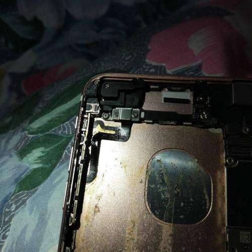 苹果6换电池胶带断了怎么办，苹果6plus换电池时胶带扯断了取不出来？-第5张图片-优品飞百科