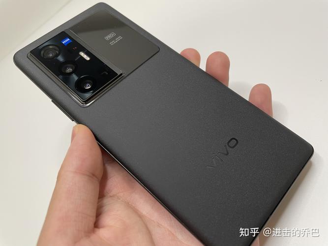 vivos12和x70哪个好，vivo x70对比？-第2张图片-优品飞百科