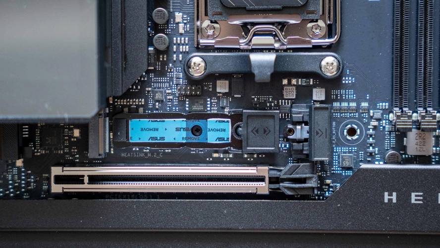 i78750h可以装台式电脑吗？i78750h能玩大型游戏吗？-第3张图片-优品飞百科