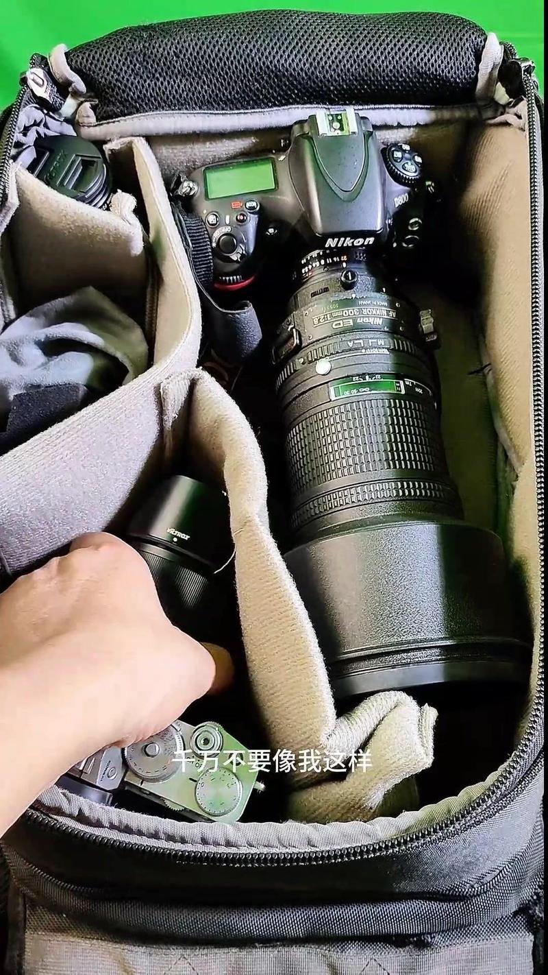 单反放普通相机包会受潮吗，单反相机在包里怎样摆放？-第3张图片-优品飞百科