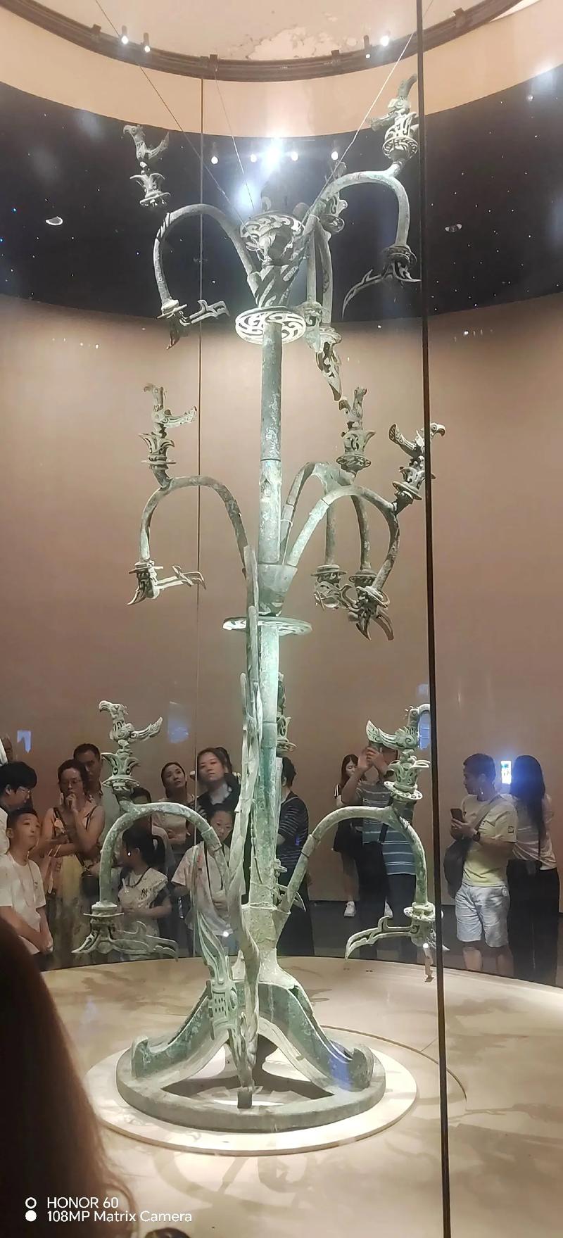 三星堆文化横跨了哪三个时期，三星堆文化颠覆了中国的认知？