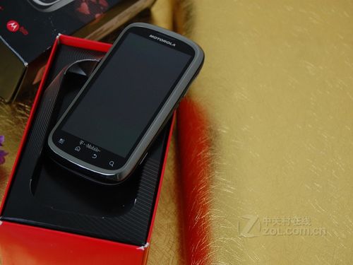 摩托罗拉mb611用的什么处理器，摩托罗拉mz617参数？