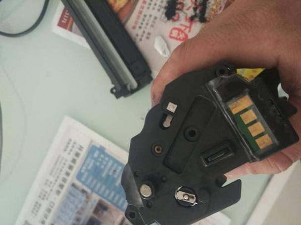 三星打印机怎么换墨粉，三星打印机换墨粉后显示非原装材料-第2张图片-优品飞百科