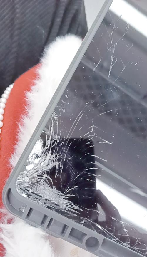 荣耀平板屏幕碎了修多少钱？荣耀平板5屏幕坏了？