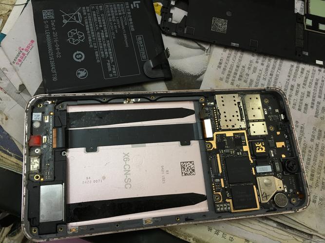 乐视2怎么拆机？乐视2拆机视频更换屏幕总成？-第5张图片-优品飞百科