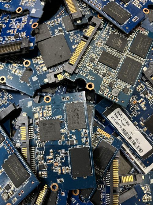 闪存和内存哪个好？闪存和内存哪个好用？