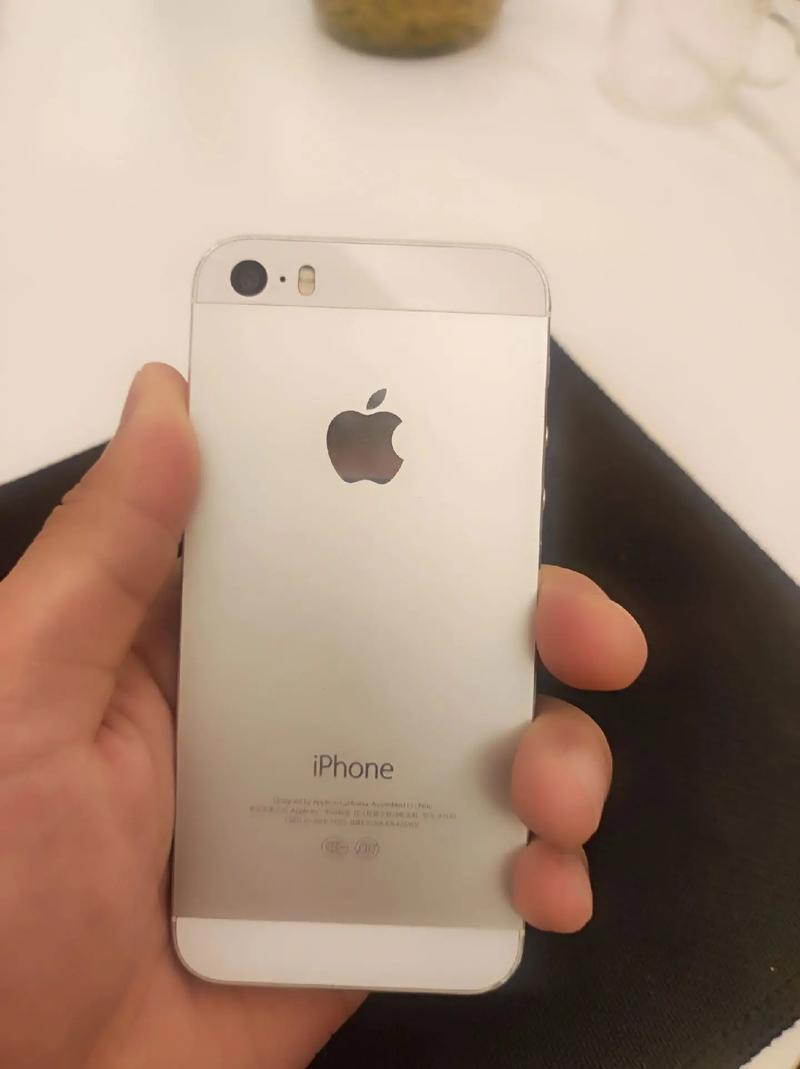 iphonese和iphone5s参数对比，iphone5s跟iphonese的区别