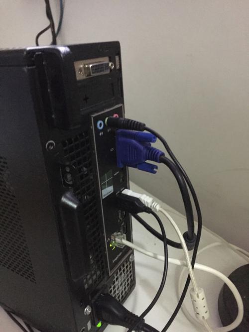 电脑hdmi线长什么样，电脑hdmi线是干什么用的？