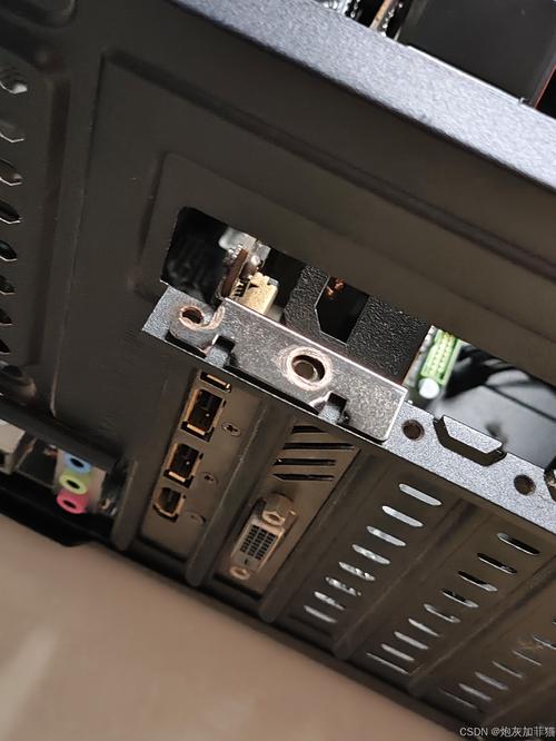 怎么安装显卡到机箱，怎么装显卡视频教程-第5张图片-优品飞百科