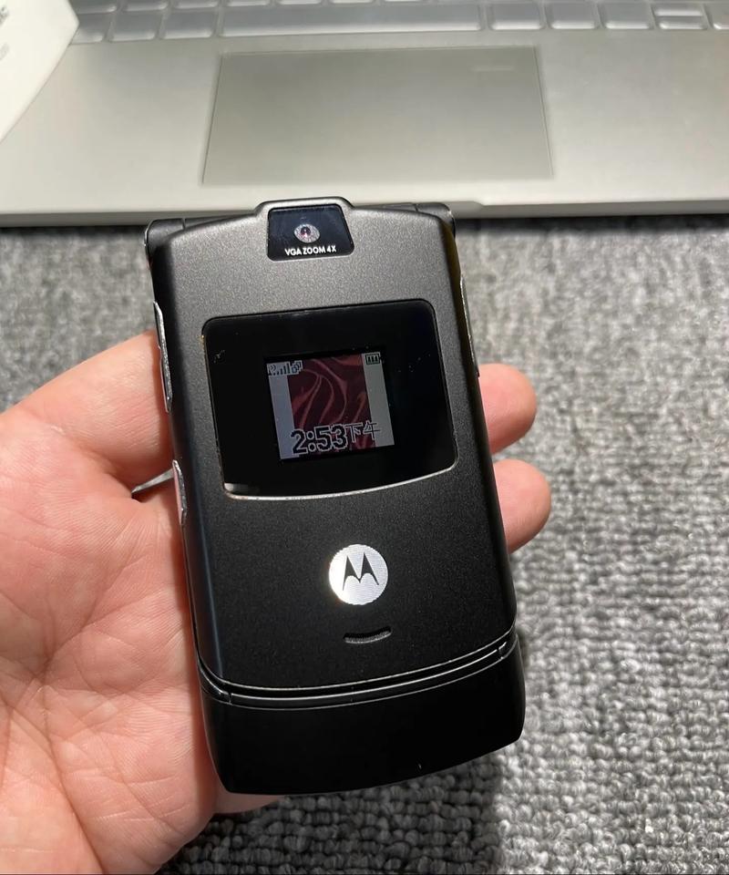 摩托罗拉l7和v3ie哪个好，摩托罗拉v3和v3x区别？-第4张图片-优品飞百科