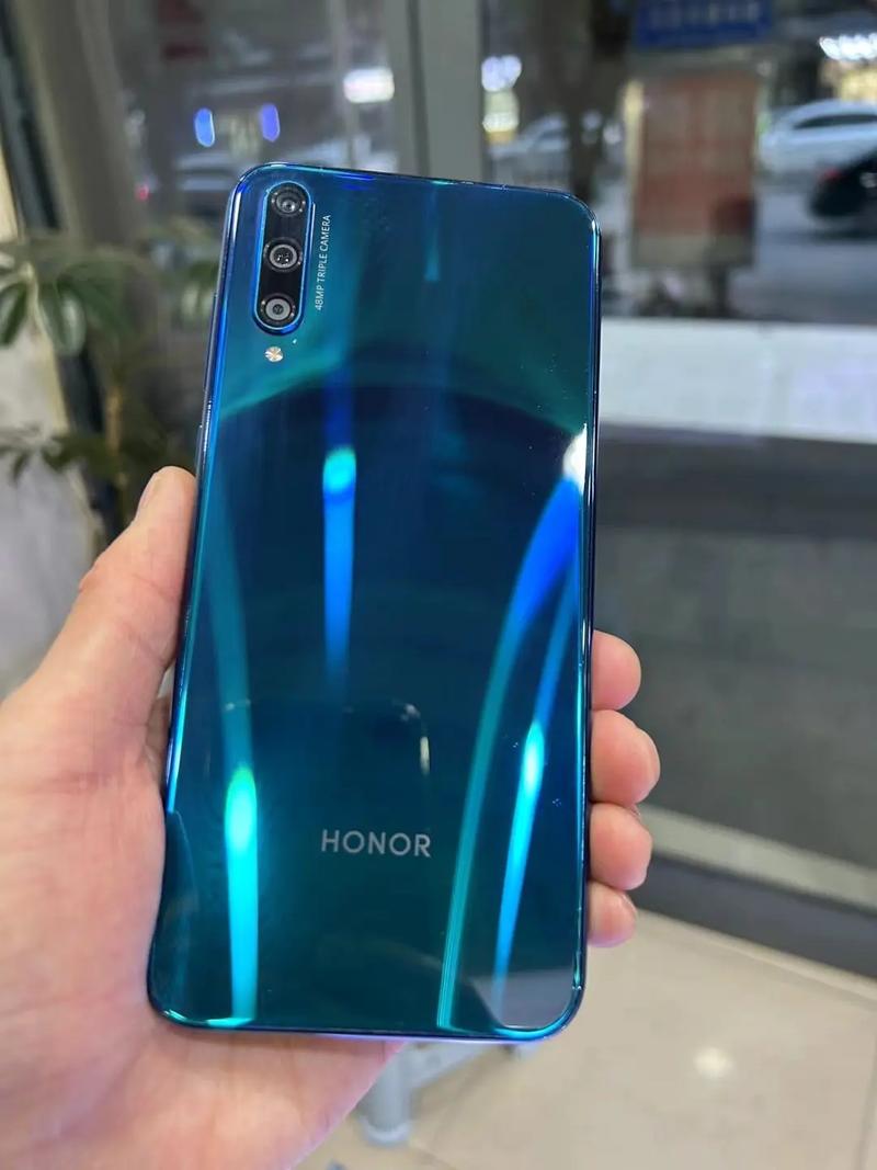 华为荣耀20青春版支持无线充电吗，华为荣耀20青春版支持5g网络吗-第2张图片-优品飞百科