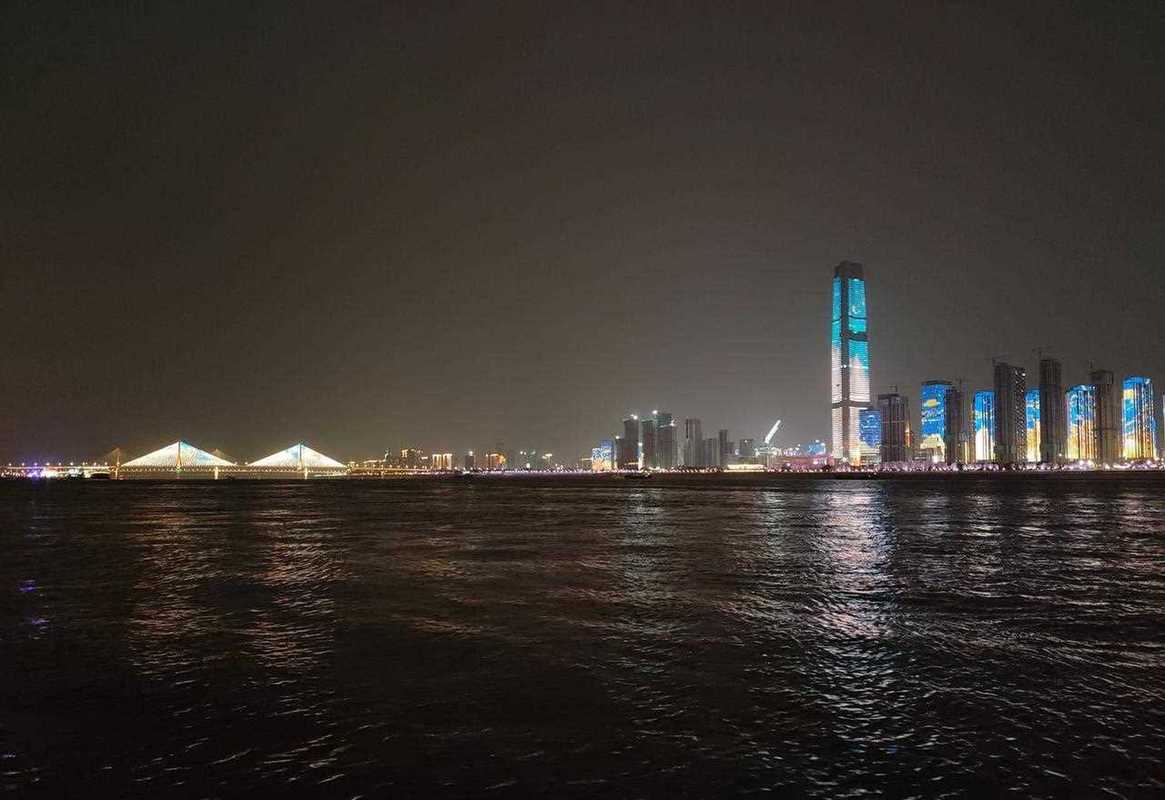 opporeno5怎么拍月亮？opporeno5pro怎么拍超级月亮？-第2张图片-优品飞百科