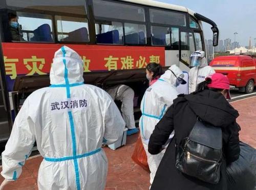 疫情初人们，疫情时期的人们-第4张图片-优品飞百科