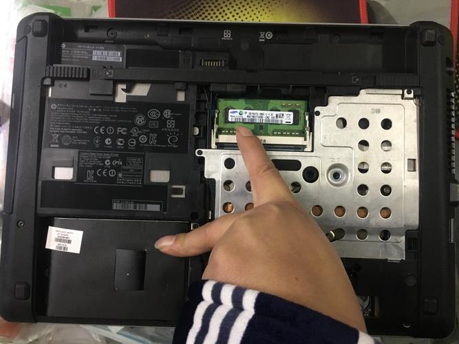 笔记本固态硬盘什么样，笔记本固态硬盘什么样子图片？-第3张图片-优品飞百科