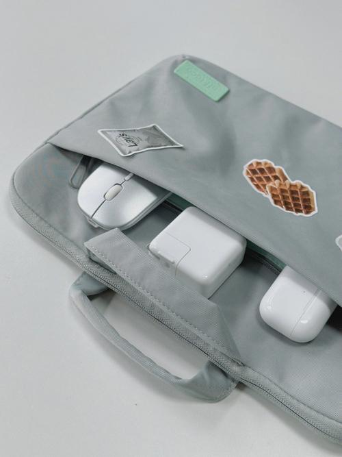 笔记本电脑放入包中哪头朝下？笔记本放进电脑包的方向？-第4张图片-优品飞百科