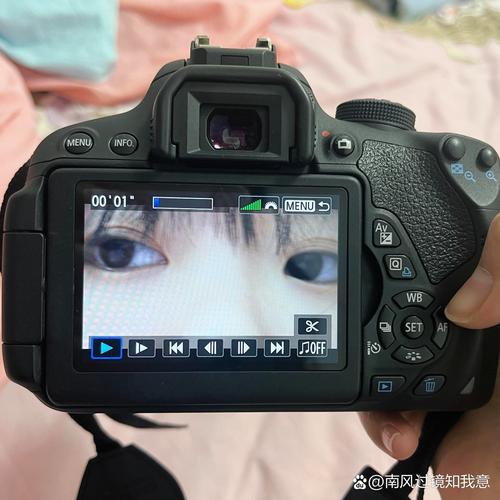 佳能700d快门键在哪里？佳能700d相机快门次数在哪看？-第5张图片-优品飞百科