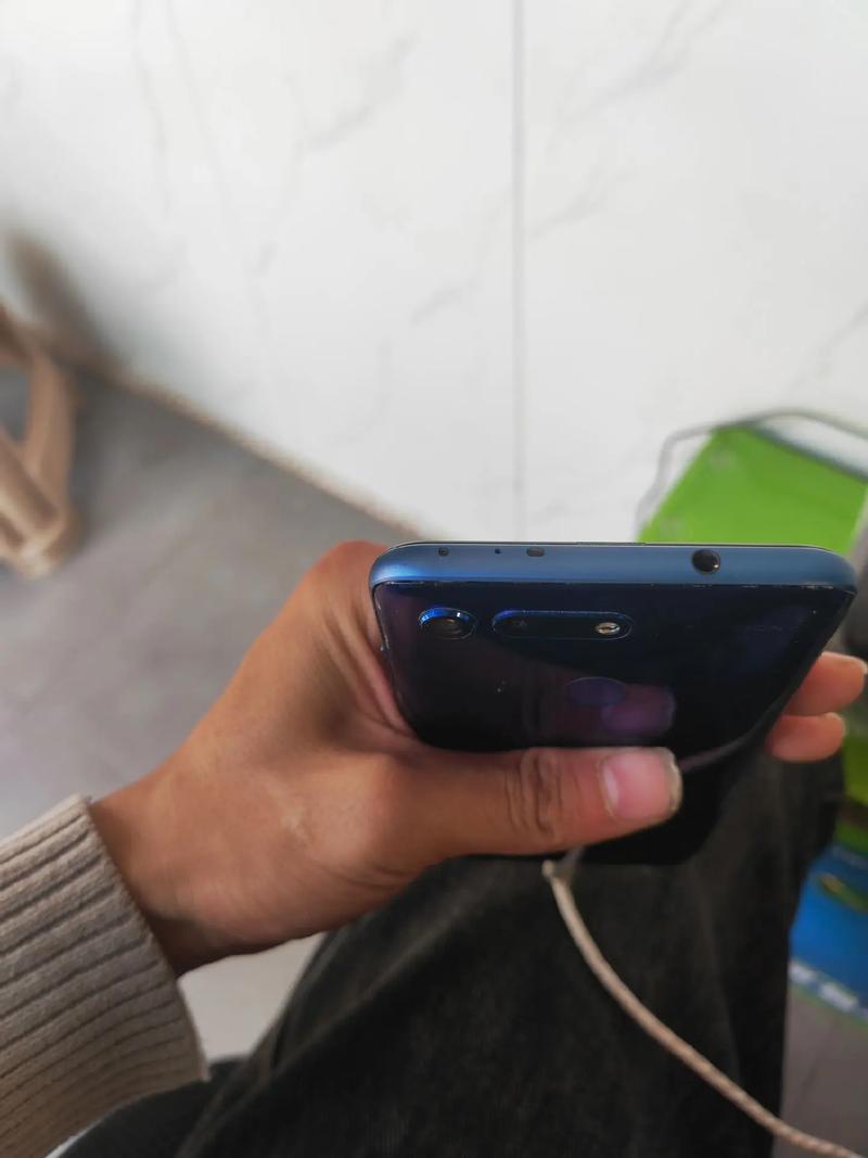 荣耀v20屏幕多少钱原装，华为荣耀v20原装屏幕-第2张图片-优品飞百科