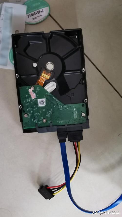 硬盘怎么装在机箱，硬盘装在机箱位置图？-第2张图片-优品飞百科