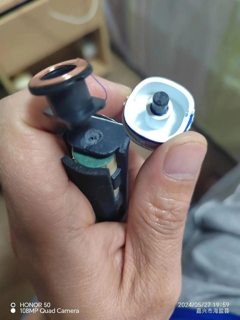 飞利浦电动牙刷头松动怎么修，飞利浦电动牙刷 刷头晃动-第3张图片-优品飞百科