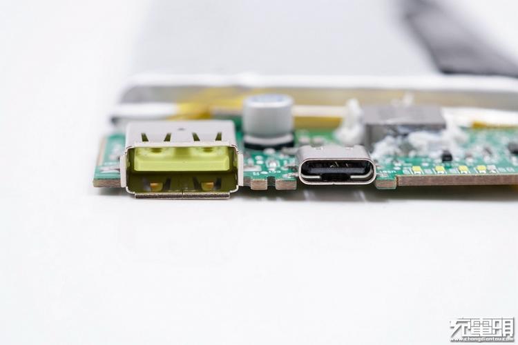 荣耀移动电源2指示灯含义，荣耀移动电源2亮绿灯-第3张图片-优品飞百科