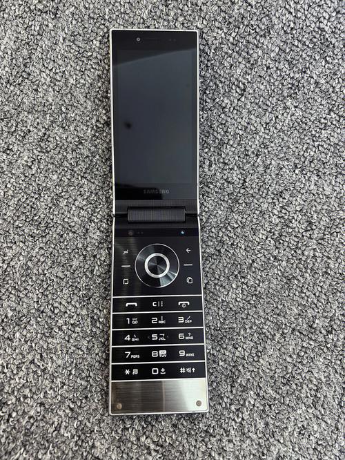 三星w2019四颗钻石是真的吗，三星w2019镶钻-第3张图片-优品飞百科