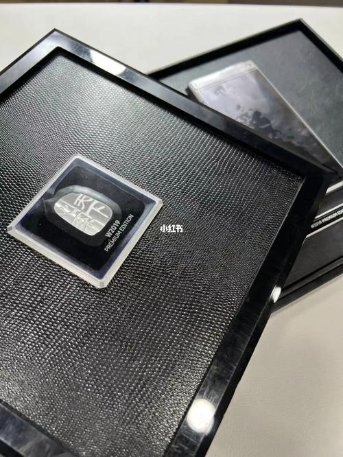 三星w2019四颗钻石是真的吗，三星w2019镶钻-第6张图片-优品飞百科