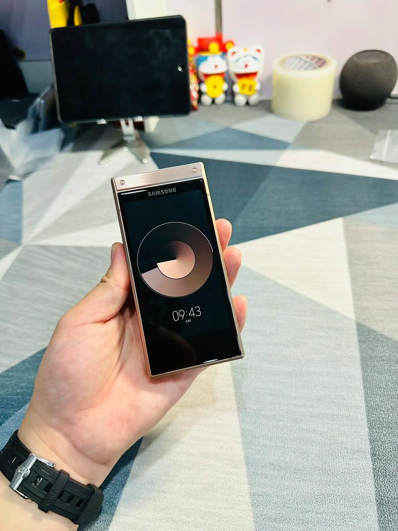 三星w2019四颗钻石是真的吗，三星w2019镶钻-第7张图片-优品飞百科