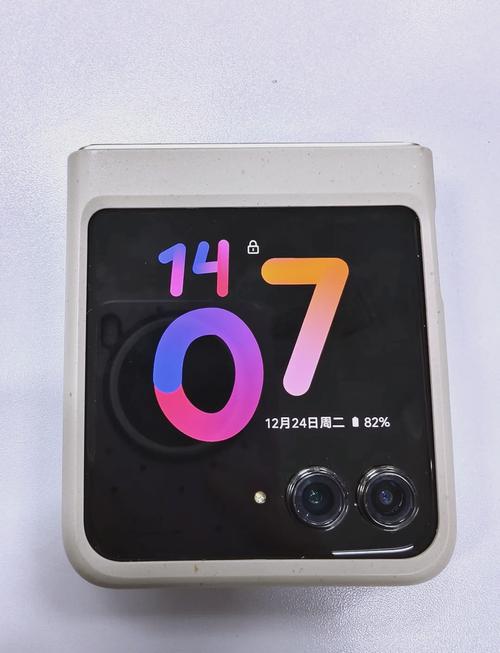 摩托罗拉razr美版跟国行区别，摩托罗拉razr5g美版-第7张图片-优品飞百科