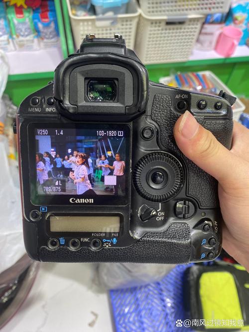 佳能1ds3电池，佳能1ds3电池使用方法视频？-第5张图片-优品飞百科