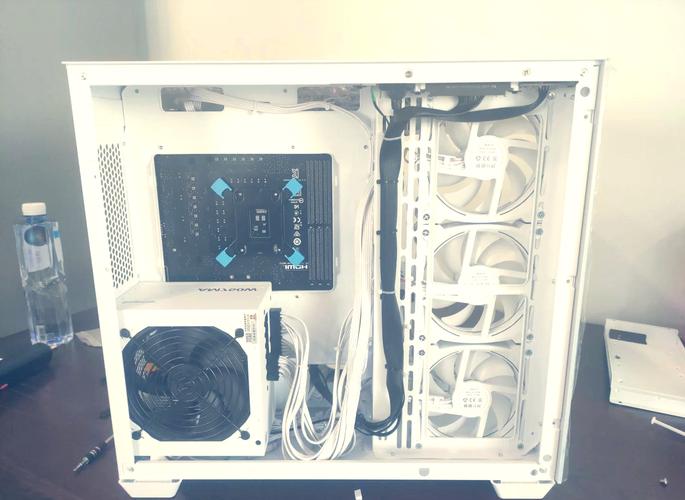 机箱风扇3进2出还是2进3出好，机箱风扇三进两出？-第7张图片-优品飞百科